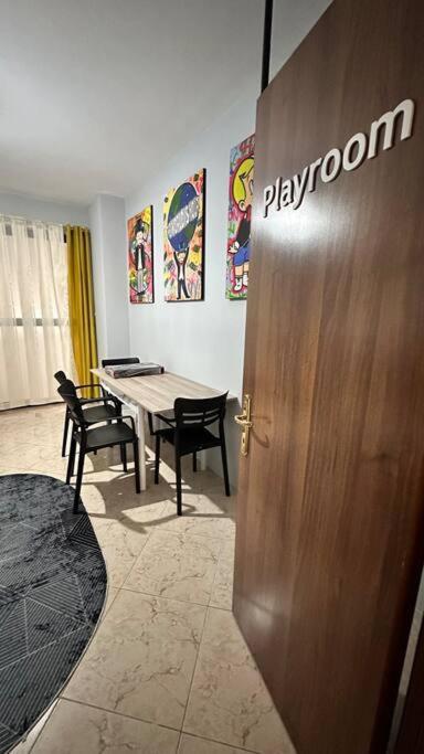Super House Blloku - 3 Rooms Тирана Экстерьер фото