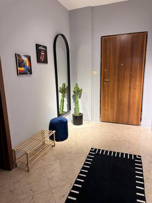 Super House Blloku - 3 Rooms Тирана Экстерьер фото